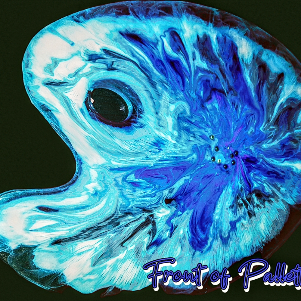 A Captivating Resin Paint Pallet Featuring an Aqua and Sapphire Bloom.
